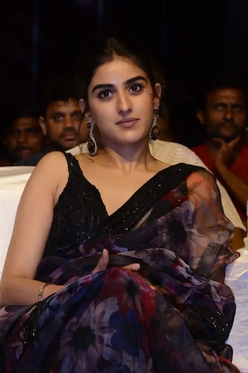 Sakshi Vaidya in Black Saree at Gandeevadhari Arjuna Movie Release